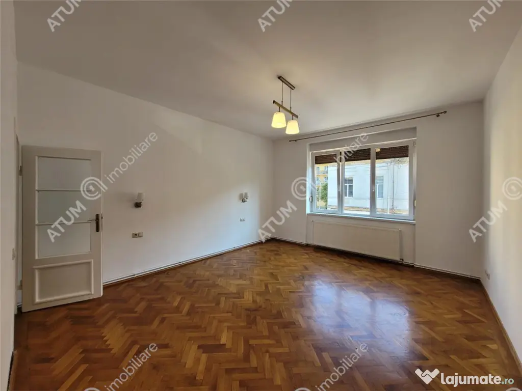 Spatiu birou decomandat cu 2 camere 2 bai balcon parcare Cen 