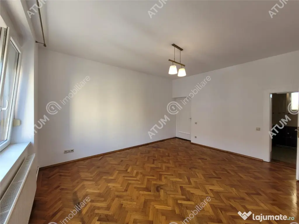 Spatiu birou decomandat cu 2 camere 2 bai balcon parcare Cen 