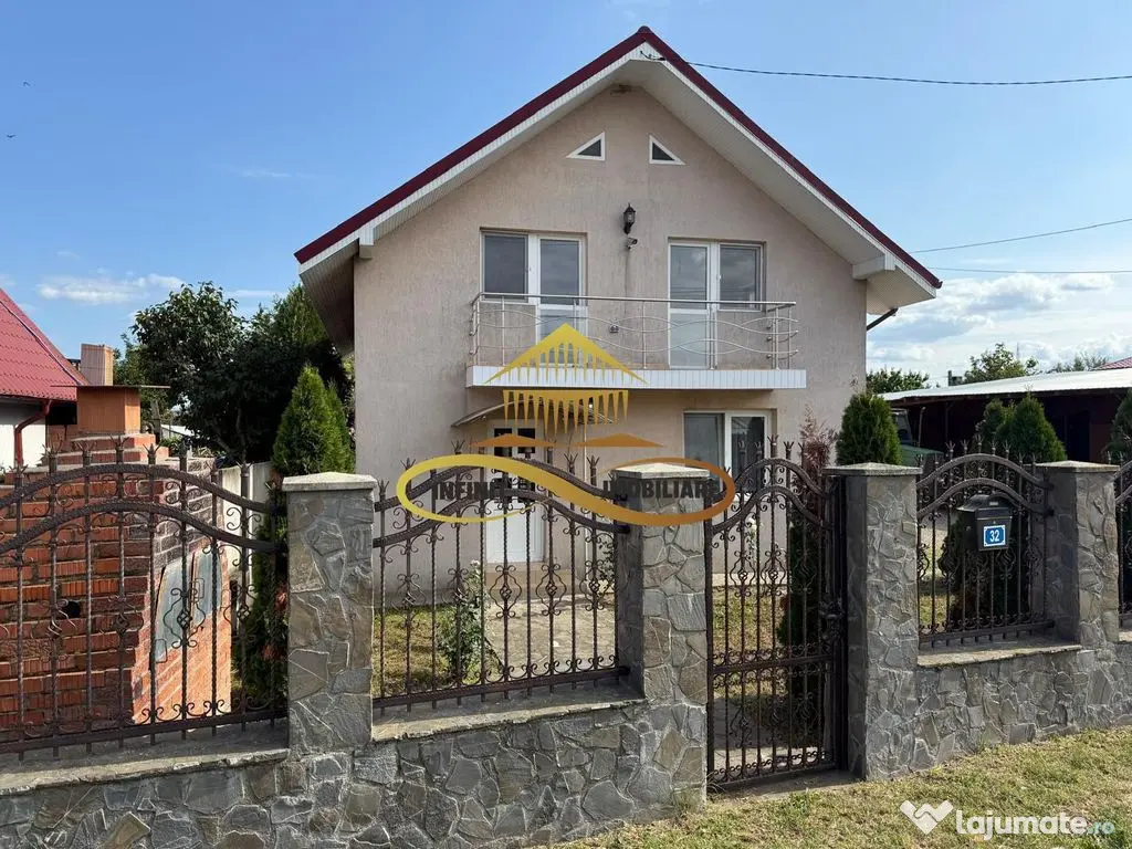 Casa de vanzare in Bacau Saucesti spatioasă cu etaj separat 