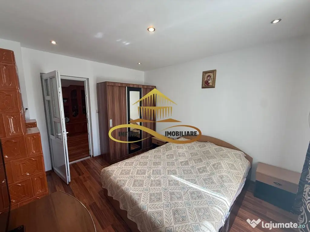 Casa de vanzare in Bacau Saucesti spatioasă cu etaj separat 