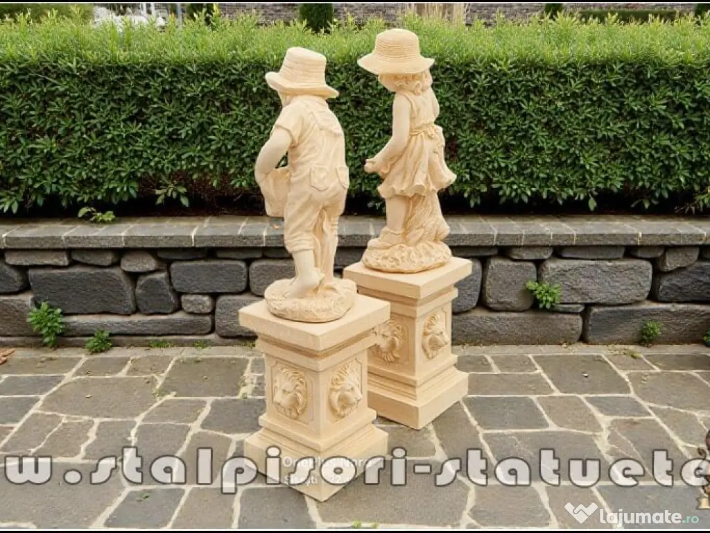 Set doi grădinari cu socluri, galben patinat, model S92-S27. 