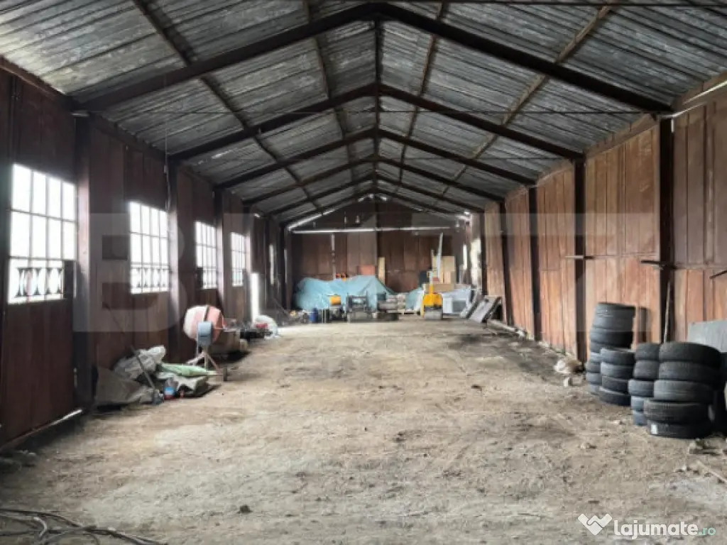 Spațiu industrial + spații de cazare/birouri de închiriat 