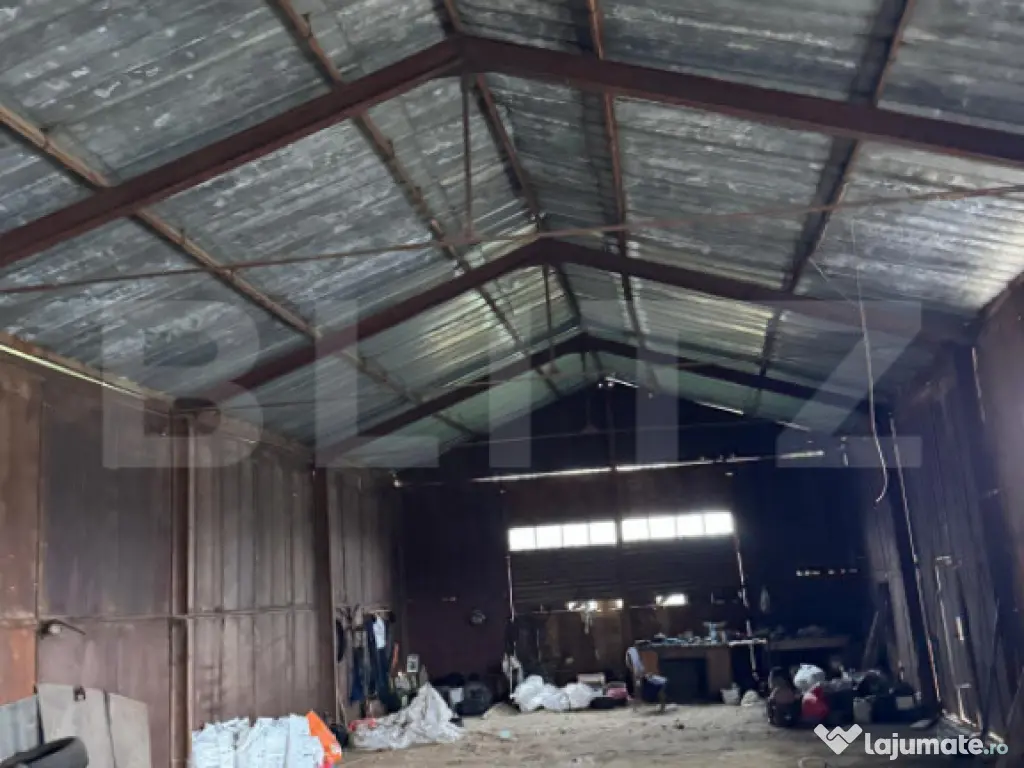 Spațiu industrial + spații de cazare/birouri de închiriat 