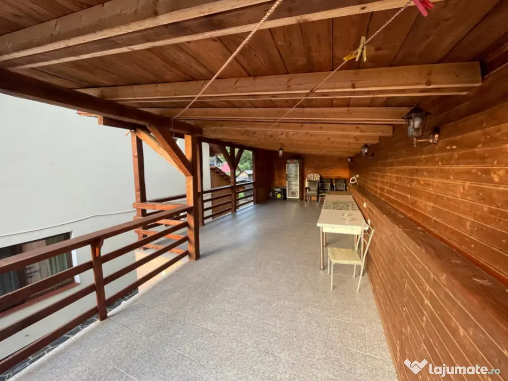 Pensiune funcțională de vânzare, cu 6 camere, 200 mp, zon