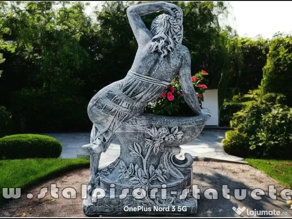 Statuetă jardinieră flori, gri patinat, model J12. 
