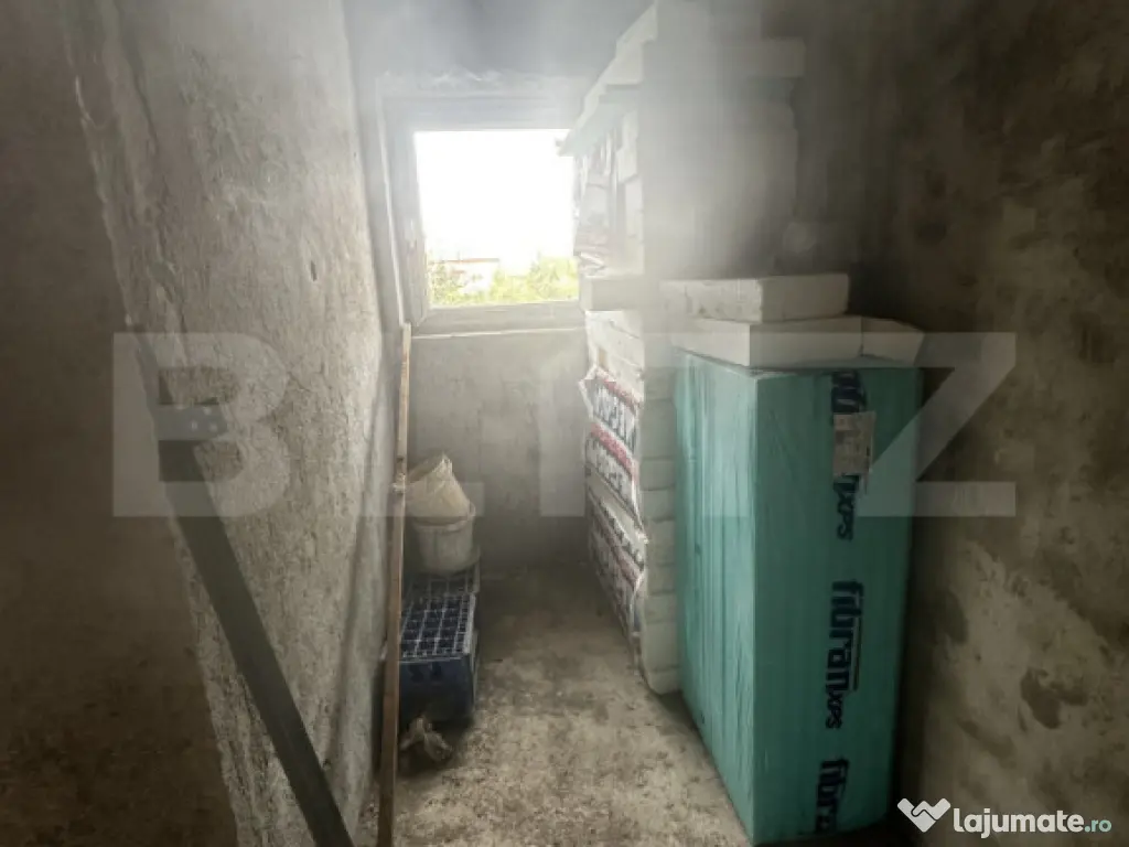 Casa de vanzare, semifinisata, zona Paulesti