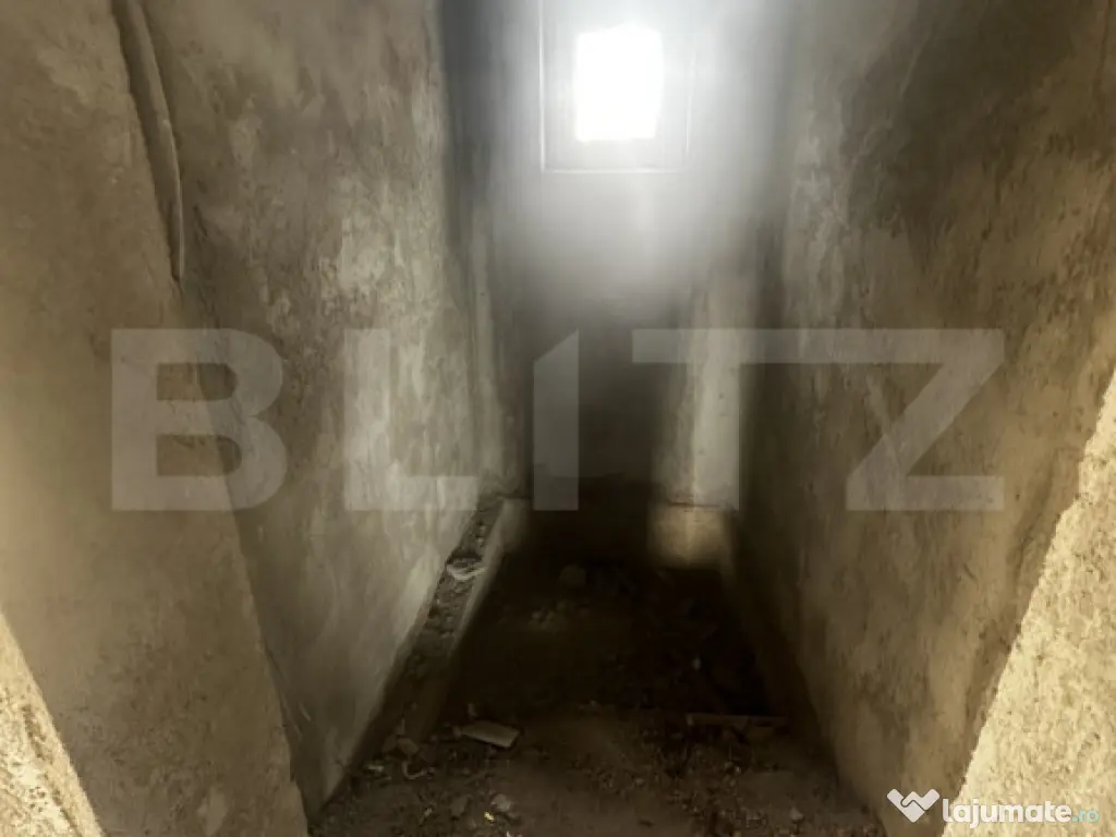 Casa de vanzare, semifinisata, zona Paulesti