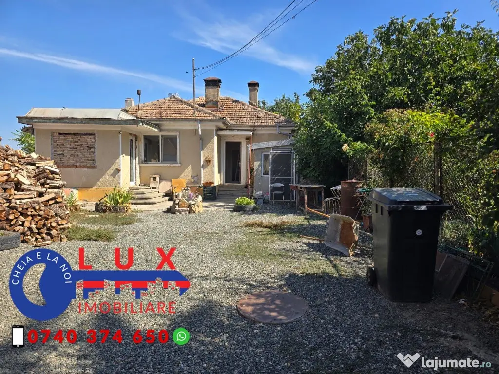 ID 6713 Casă de vânzare in Zona Piața Nouă