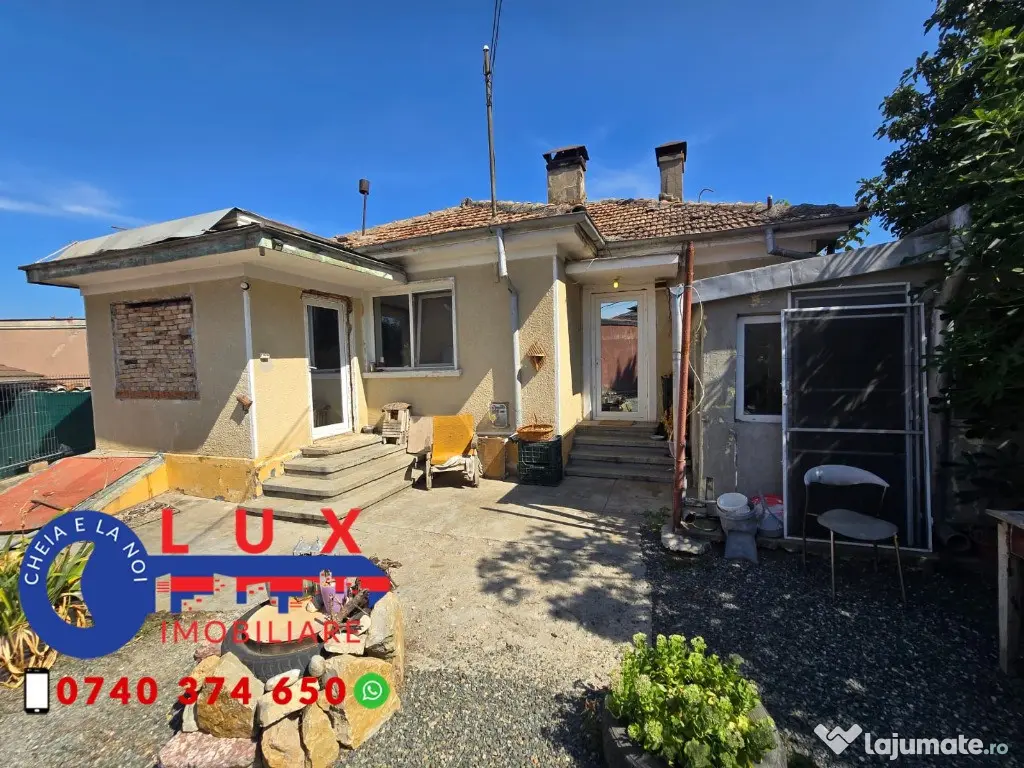 ID 6713 Casă de vânzare in Zona Piața Nouă