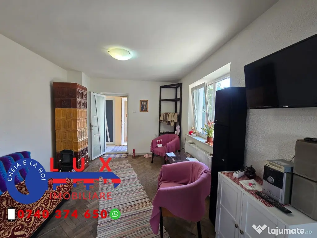 ID 6713 Casă de vânzare in Zona Piața Nouă