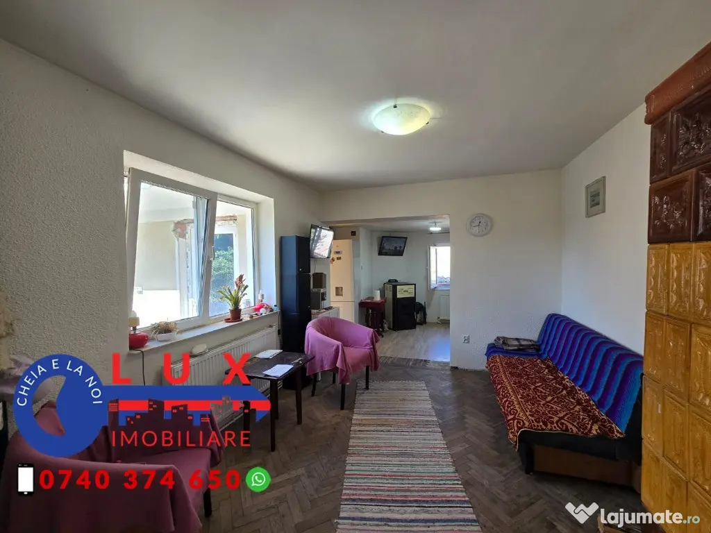 ID 6713 Casă de vânzare in Zona Piața Nouă