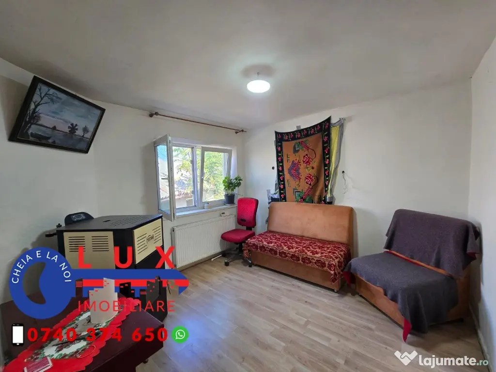 ID 6713 Casă de vânzare in Zona Piața Nouă