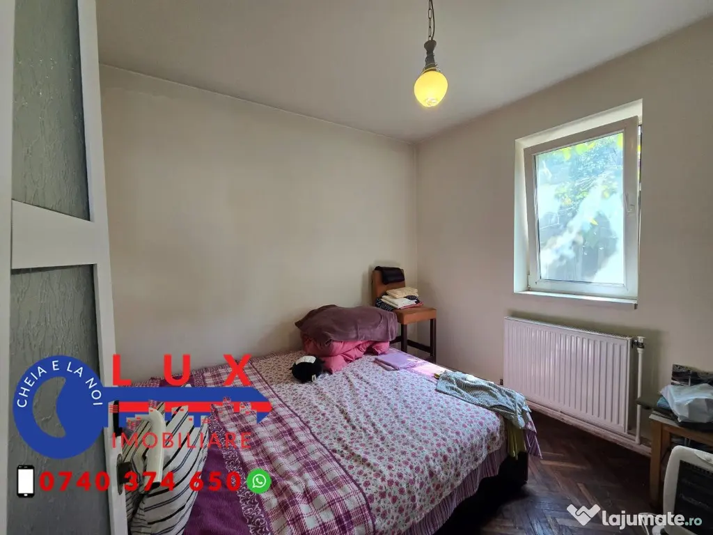 ID 6713 Casă de vânzare in Zona Piața Nouă