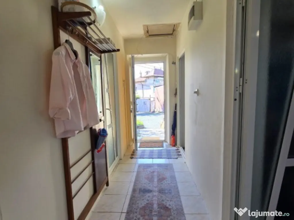 ID 6713 Casă de vânzare in Zona Piața Nouă