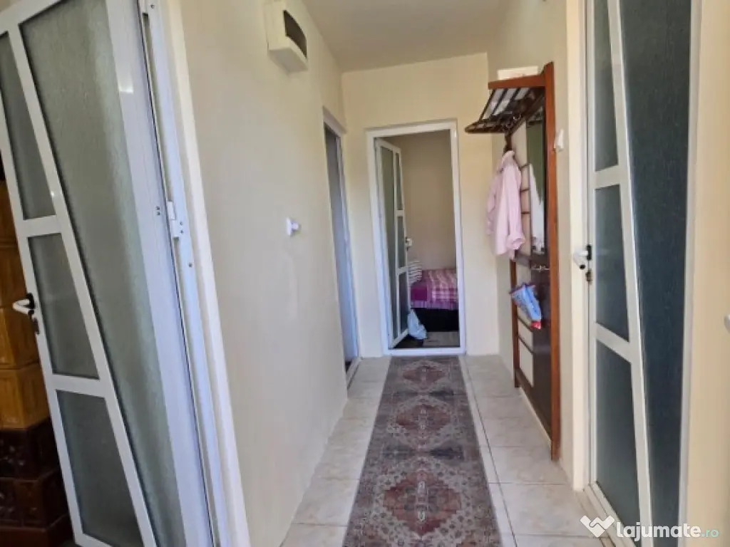 ID 6713 Casă de vânzare in Zona Piața Nouă