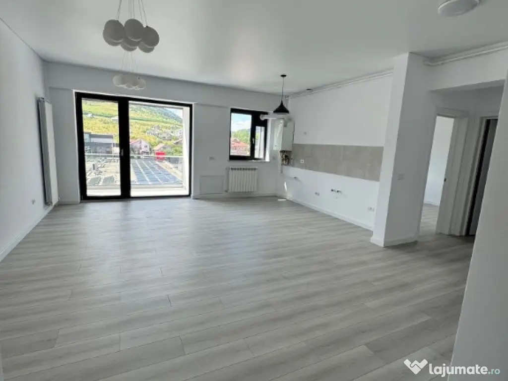 BLOC 7 FERMELOR,3 cam+2 balc,et 1-3,pret de la 81818+21%TVA 