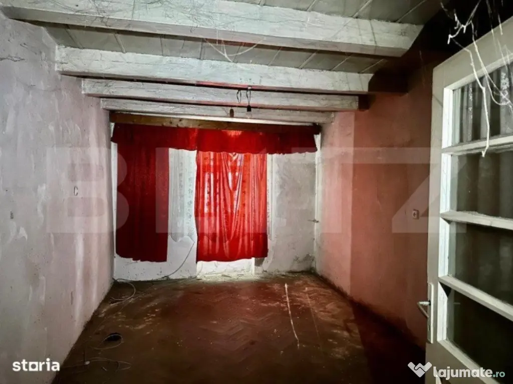 ULTRACENTRAL ORADEA - casa de vanzare 