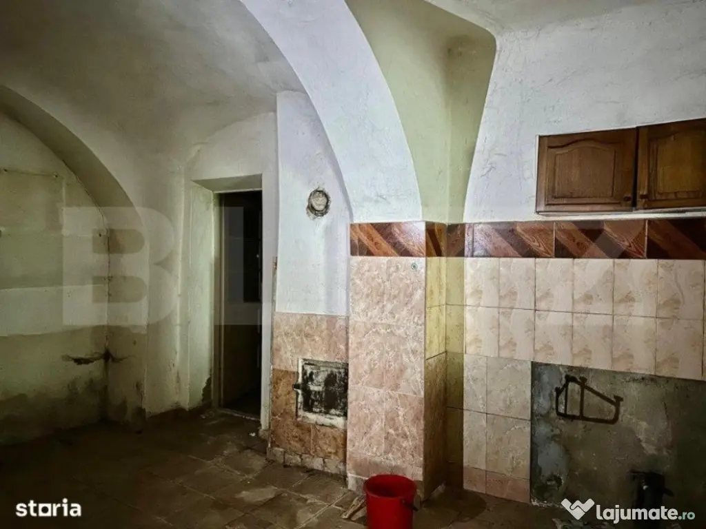 ULTRACENTRAL ORADEA - casa de vanzare 