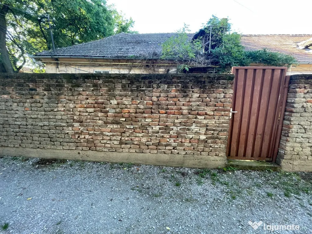 ULTRACENTRAL ORADEA - casa de vanzare 