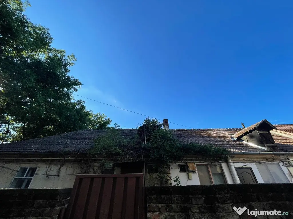 ULTRACENTRAL ORADEA - casa de vanzare 