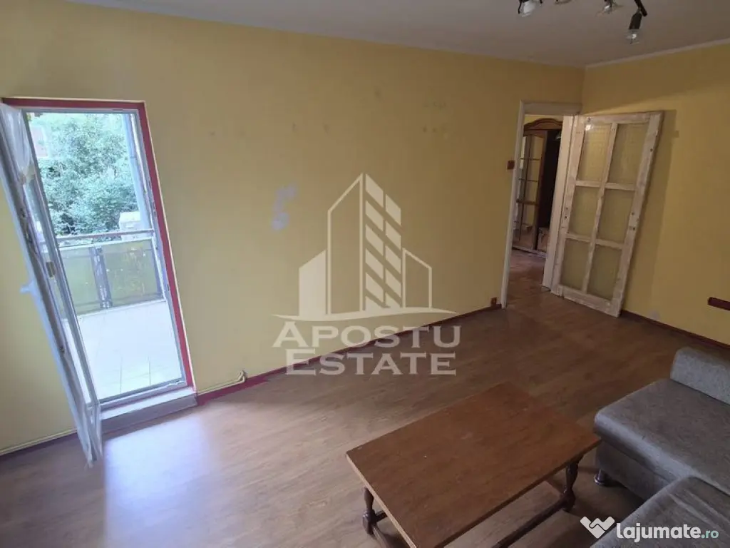 Apartament 3 camere, etaj 2/4, 2 balcoane, centrala propr... 