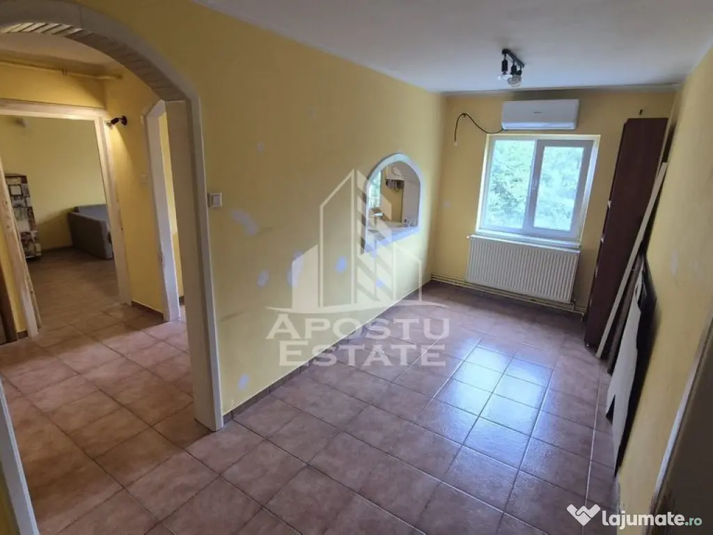 Apartament 3 camere, etaj 2/4, 2 balcoane, centrala propr... 