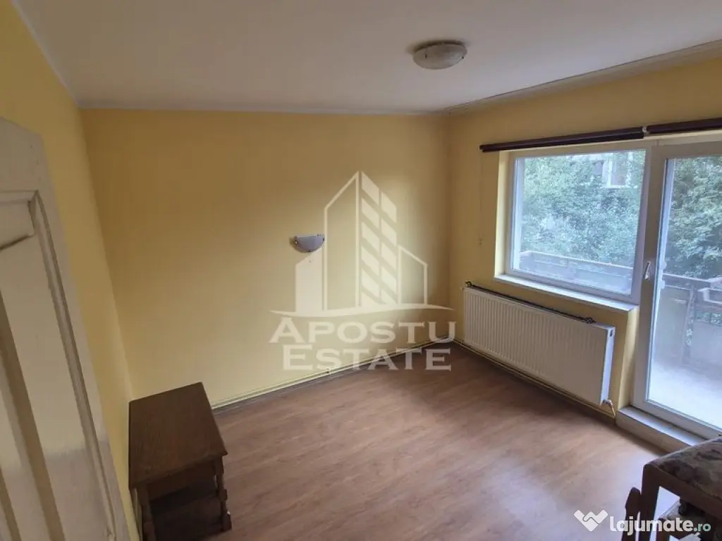 Apartament 3 camere, etaj 2/4, 2 balcoane, centrala propr... 
