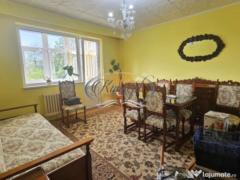 Apartament de vanzare cu balcon si centrala proprie in carti