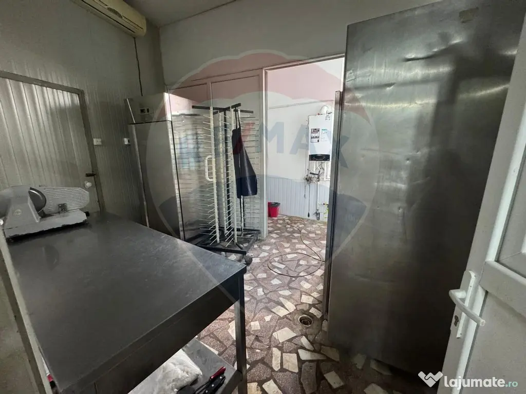 Spațiu comercial de 900mp de închiriat în zona Romanesti 