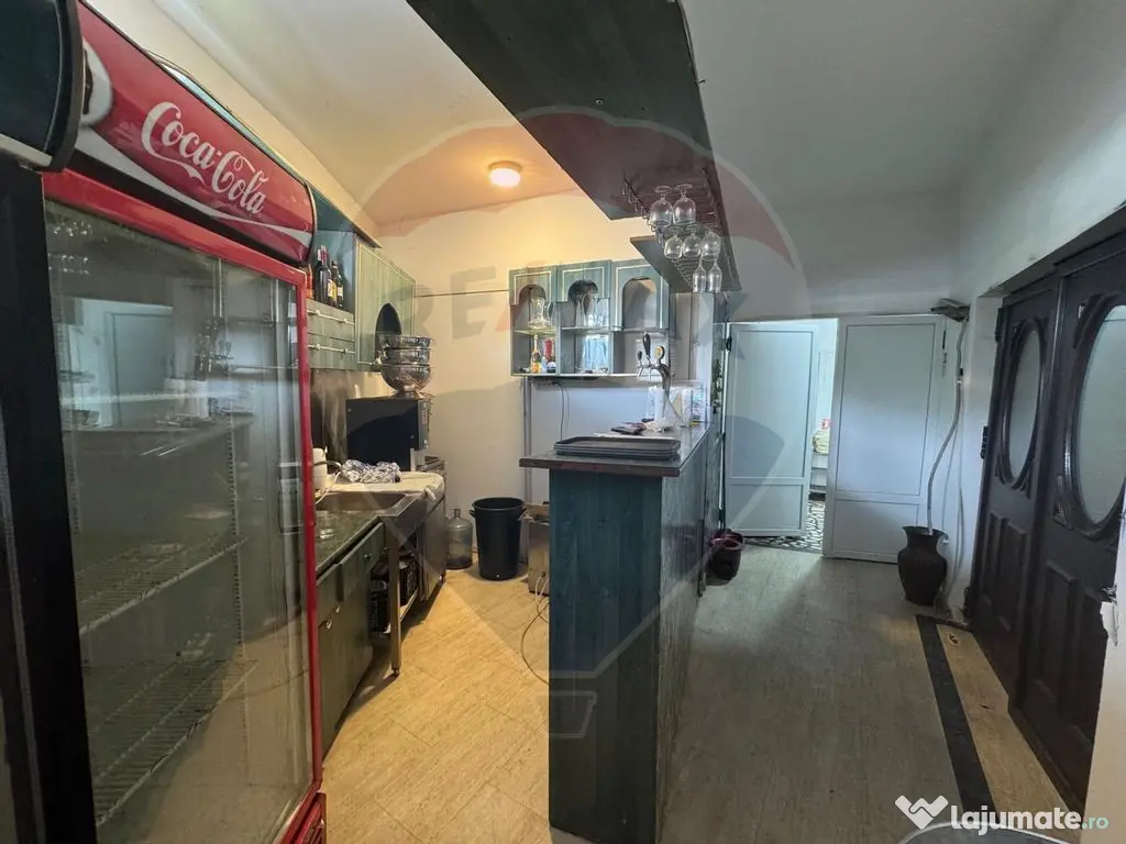 Spațiu comercial de 900mp de închiriat în zona Romanesti 