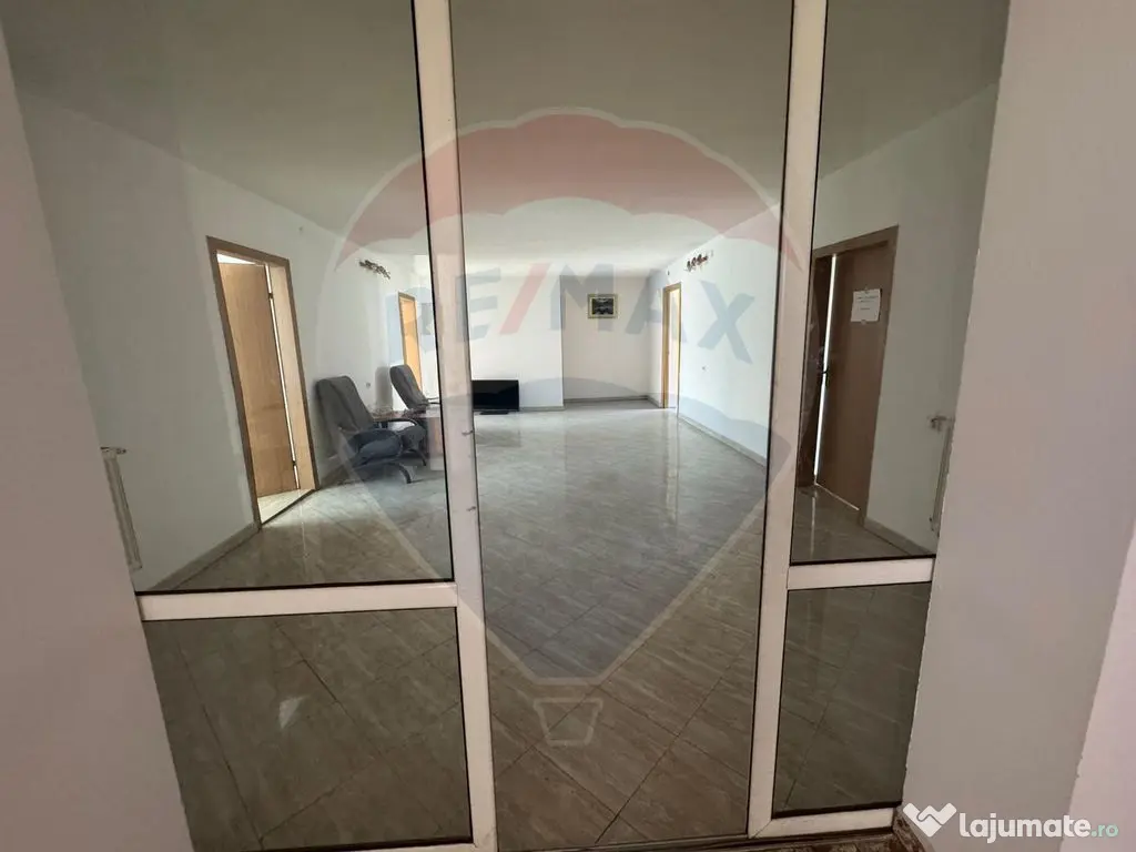 Spațiu comercial de 900mp de închiriat în zona Romanesti 