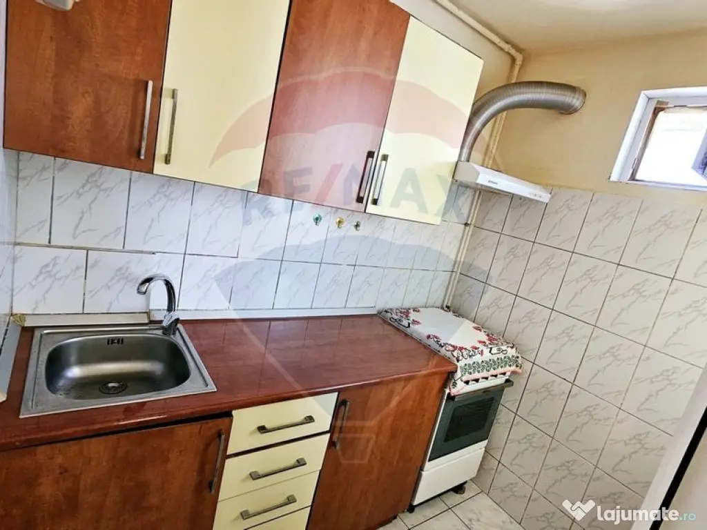 GARSONIERA de vanzare- decomandata Lic. Informatica - Bra... 