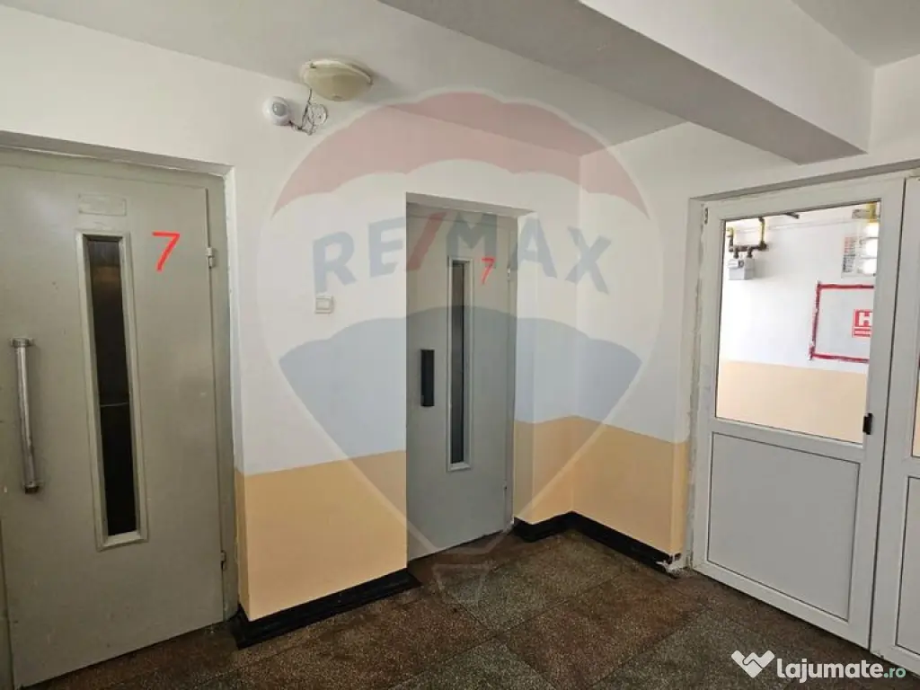 GARSONIERA de vanzare- decomandata Lic. Informatica - Bra... 