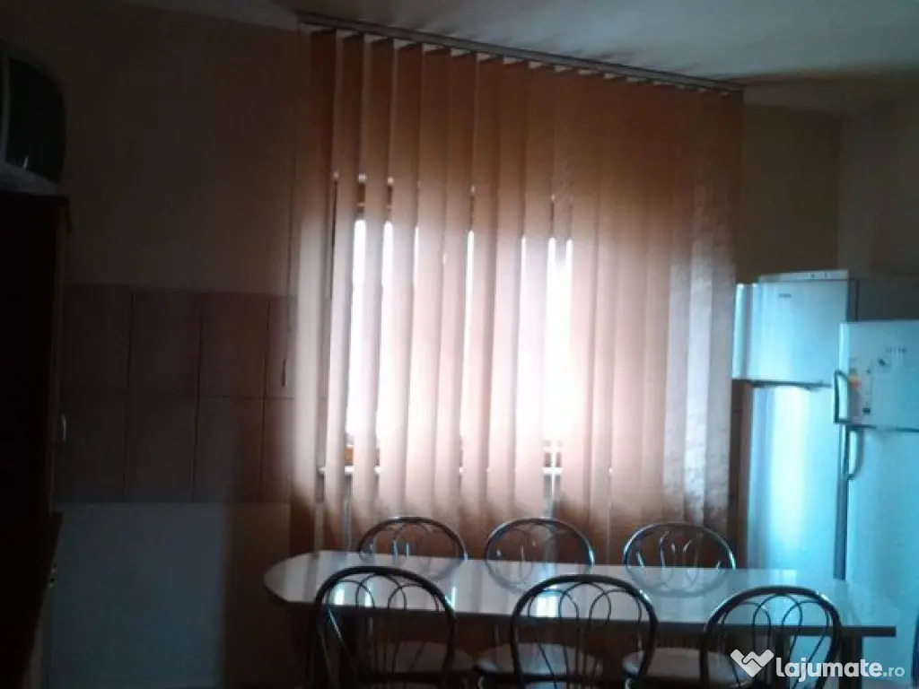 Casa 6 camere - cazare 14+10 persoane, Nord 