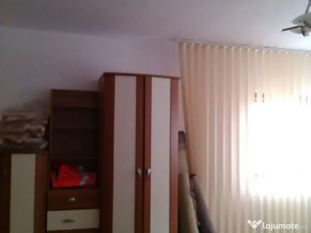 Casa 6 camere - cazare 14+10 persoane, Nord 