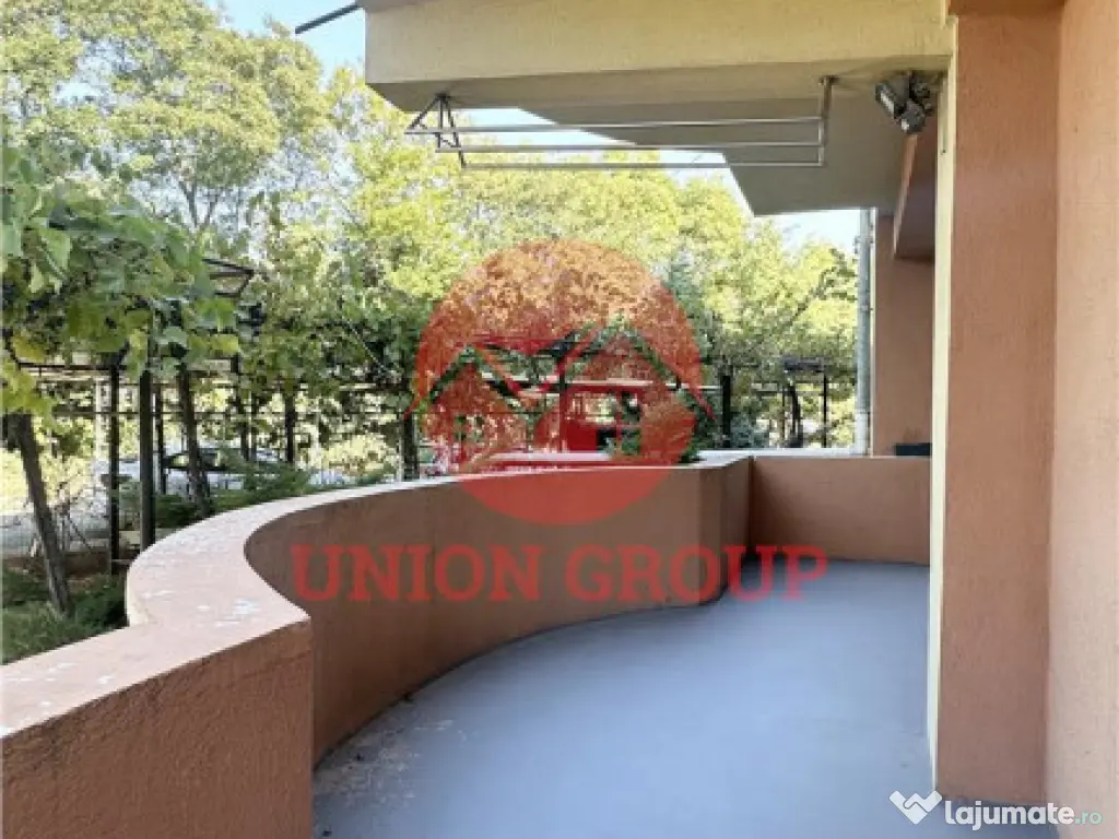 Pensiune Foarte Spatioasa cu Vedere Frontala la Mare, langa 