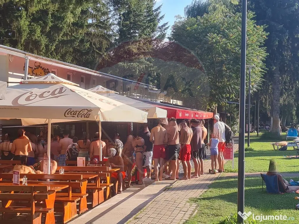 Terasa de vanzare pe strand