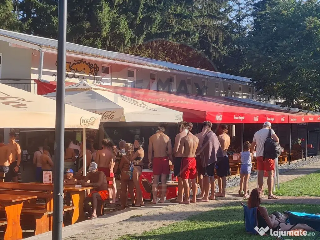 Terasa de vanzare pe strand