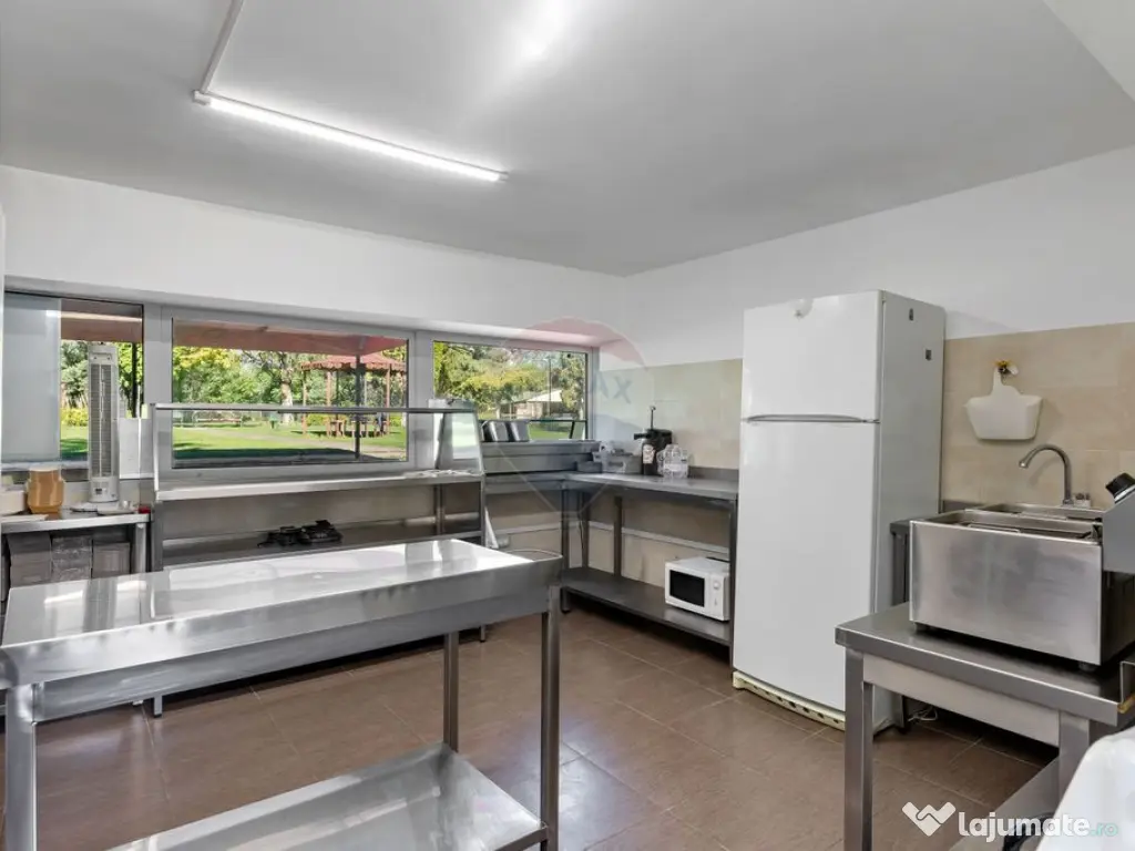 Terasa de vanzare pe strand