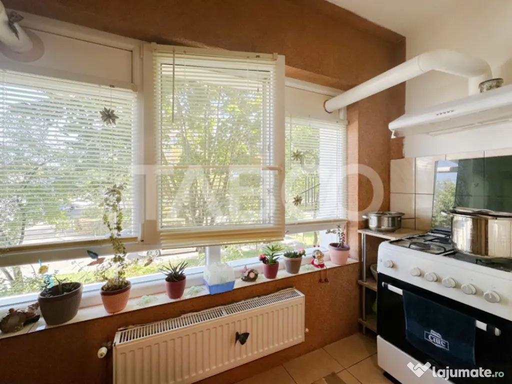 Vanzare apartament cu 2 camere decomandate cartierul Intre L 