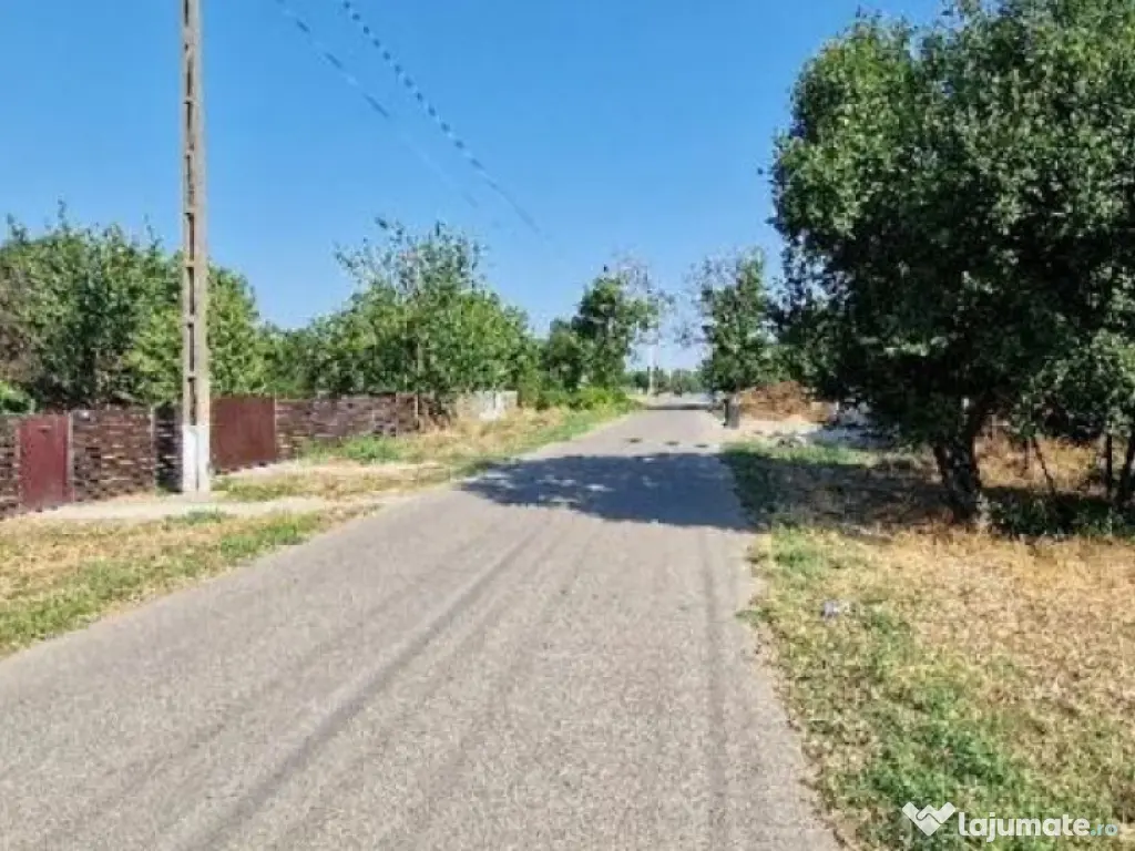 Cota de 3/6 din casa situata in comuna Curcani, Jud Calarasi 