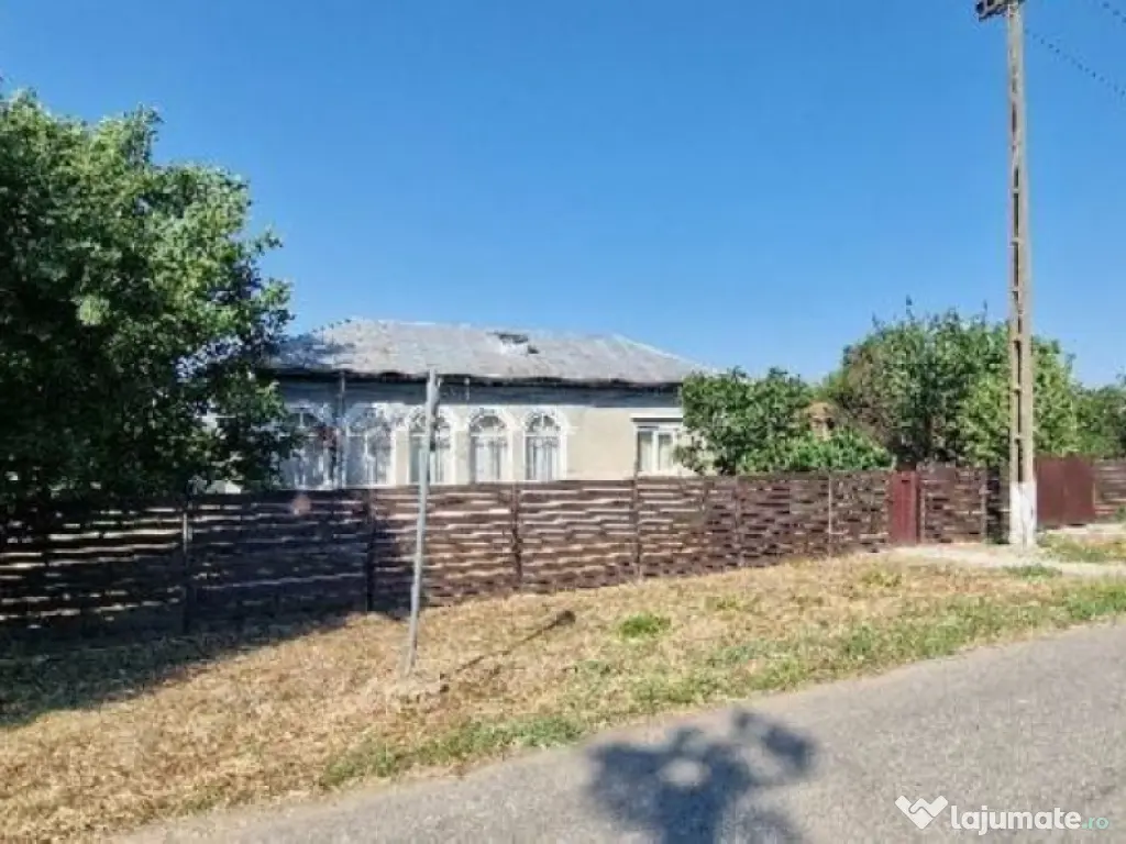 Cota de 3/6 din casa situata in comuna Curcani, Jud Calarasi 