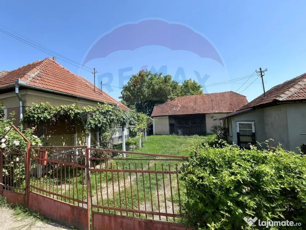 Casă de vânzare in Hideaga la drumul National 