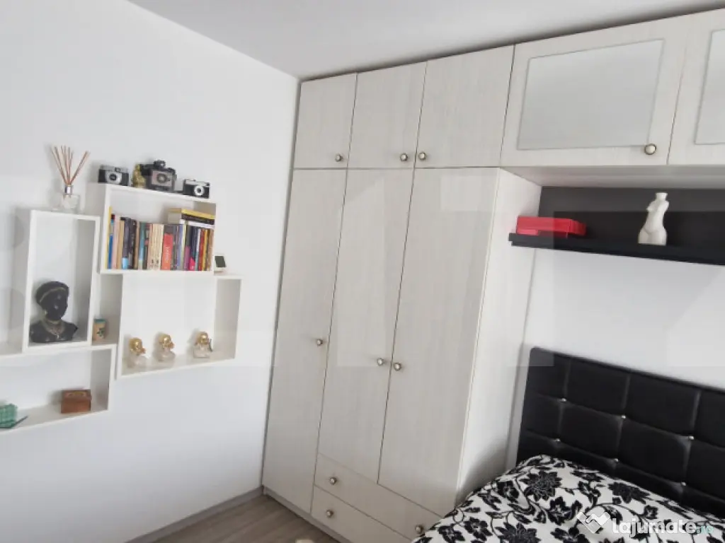 Apartament 3 camere – mobilat și utilat complet, etaj int