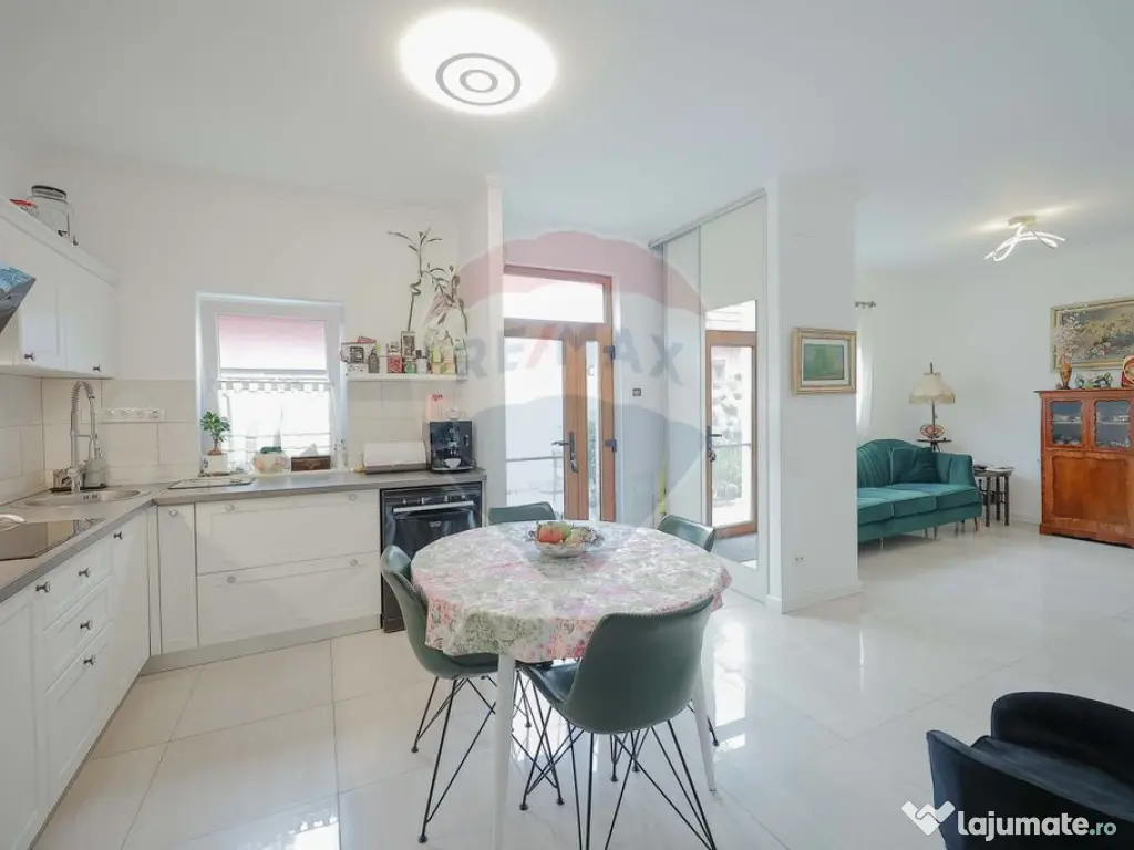 5 camere, central Nicolae Jiga, retras de la stradă, de ... 