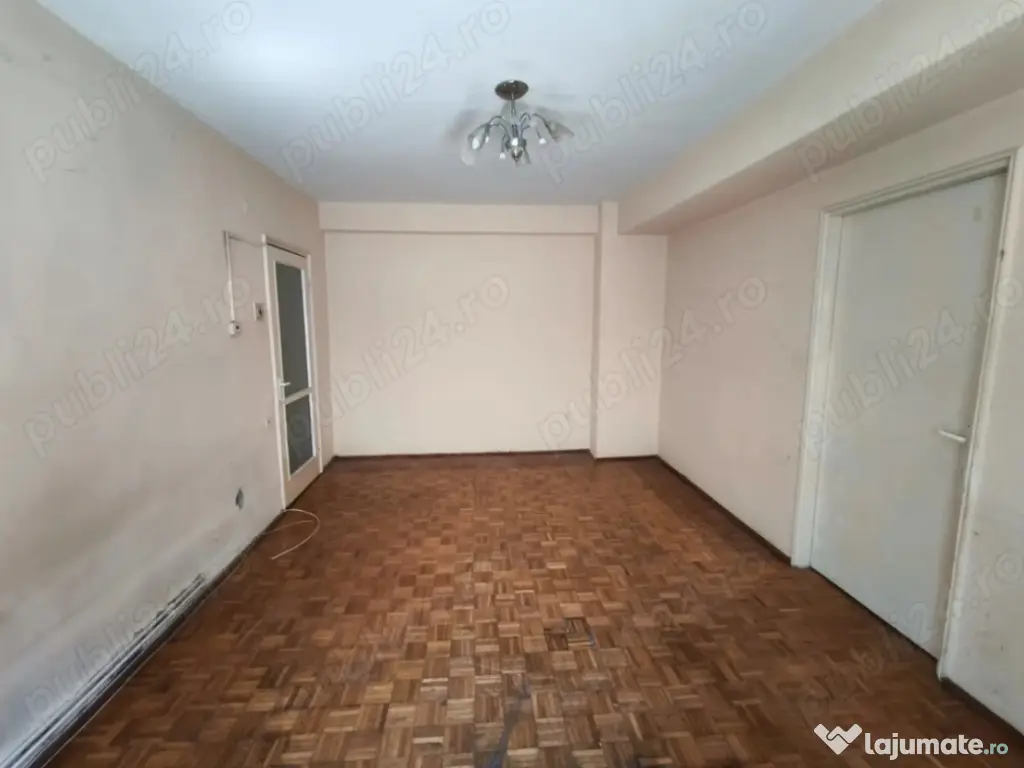 Apartament 2 camere, semidecomandat - zona Centru Civic