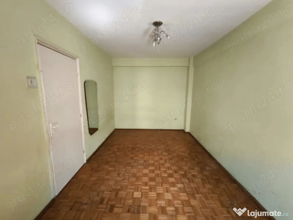 Apartament 2 camere, semidecomandat - zona Centru Civic