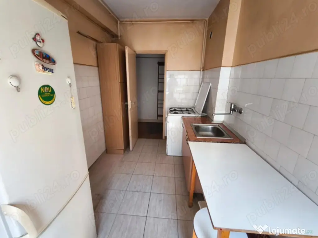 Apartament 2 camere, semidecomandat - zona Centru Civic