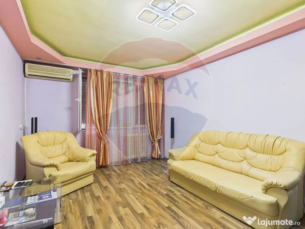 Apartament cu 3 camere de vânzare în zona 1 Decembrie 1918