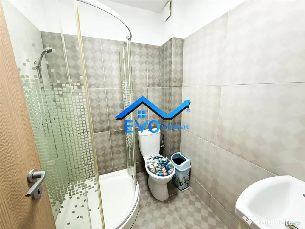 Camera de camin, baie proprie, etajul 2, zona Poitiers 